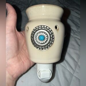 RETIRED Scentsy Brand New SANTA FE Medallion Turquoise Wall Plug Warmer